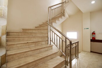 Airy Kertak Baru Ilir Lambung Mangkurat 32 Banjarmasin Staircase
