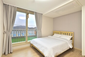 Geoje Jisefo Family Residence Guestroom
