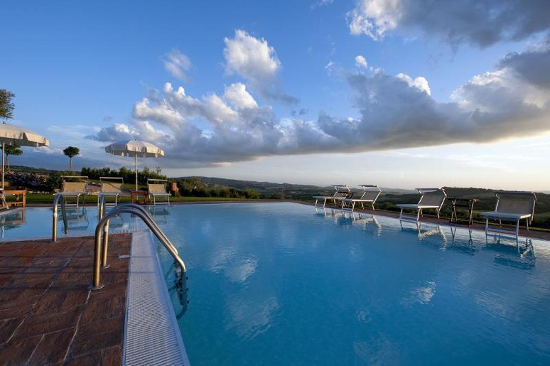 Saturnia Tuscany Hotel Pool