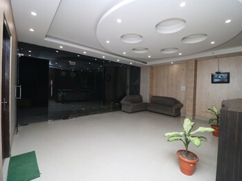 Oyo 9844 Hotel Hill View Lobby