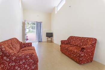 Guesthouser 2 Bhk Cottage 06a0 Executive Lounge