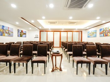 Sunlight Guest Hotel Coron Meeting Facility