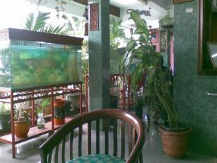 Taman Sari Hotel By Prasanthi 