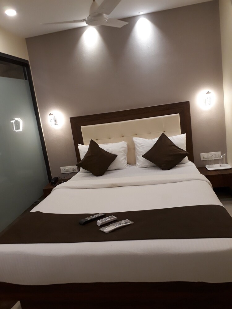 Garden Creek Residency Guestroom View