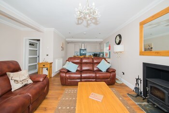 Maple Cottage Fife Living Area