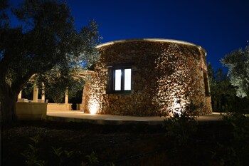 I Furneddhri Exterior