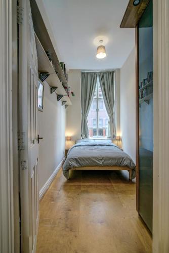 Bright Spacious 2br Central Manchester Flat For 4 