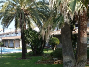 Apartamentos Ranas Property Grounds