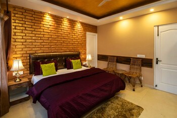 Nirvana Lodge & Lounge Mussoorie Guestroom