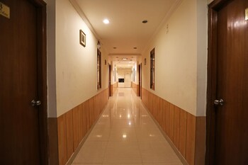 Oyo 8876 Hotel Sarthi Hallway