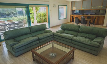 070 Villa Turqiuesa Living Area