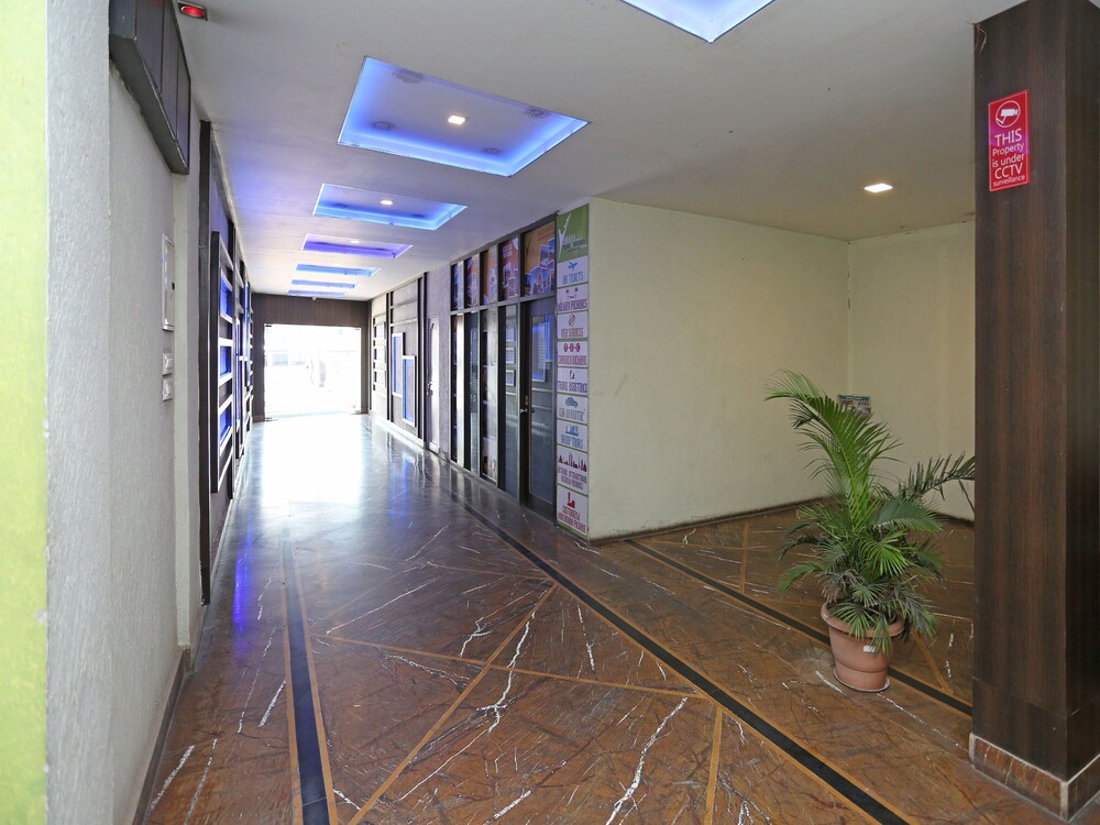 Oyo 3336 Hotel Mantri Residency Hallway
