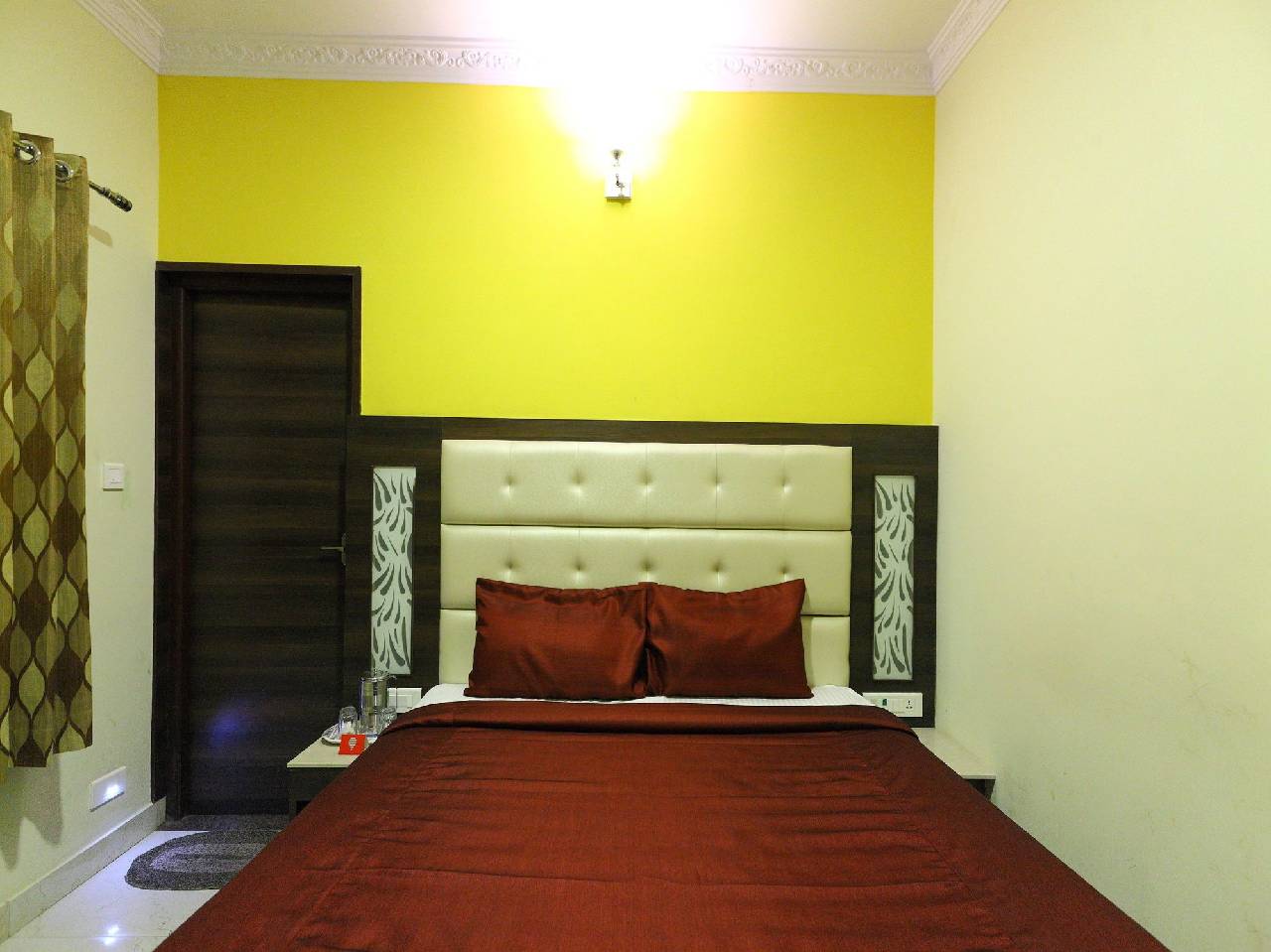 Oyo 7987 Hotel Carnation 
