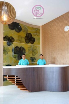 Fixon Capsule Hotel Reception