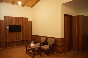 One Hotels Jim Corbett Guestroom
