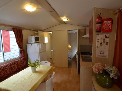 Holiday Home Camping Mare E Pineta 2 (هالیدی هوم كامپینگ مار ا پینتا ۲) 
