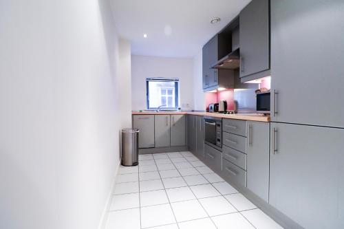 Piccadilly Apartment Main