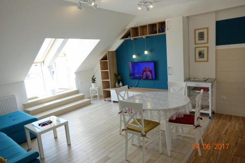 Apartment Blue (آپارتمان بلو) 