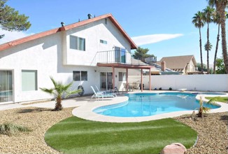 Luxury 4br 8min To Las Vegas Strip (لاکچری ۴بر ۸مین تو لاس وگاس استریپ) 