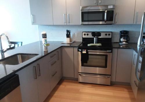 The Tremont 308 ( ترمونت ۳۰۸) 