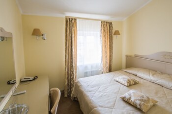 Rus Hotel Guestroom