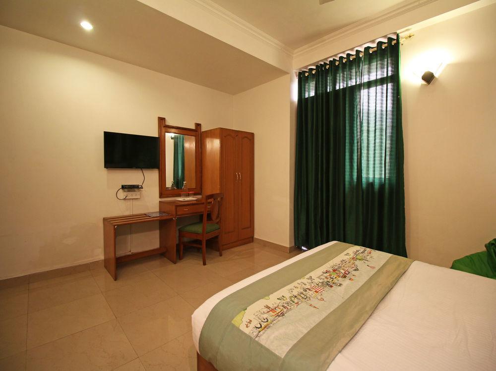 Oyo Rooms Guru Dronacharya Flagship 