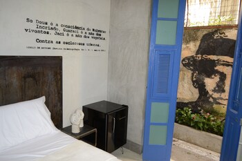 Modernistas Hotel Guestroom