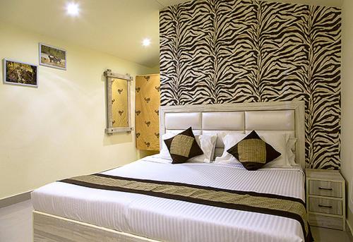 Glitz Ranthambore Safari Resort 