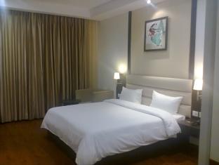 Hotel Hyphen Premier 