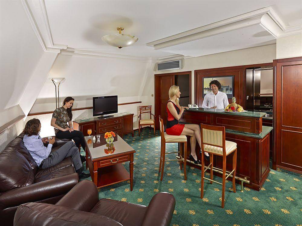 Hotel Stefanik (هتل استفانیك) 