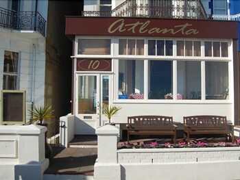 Atlanta Guesthouse (آتلانتا گست هاوس) Featured Image