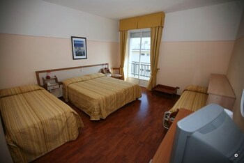 Hotel Tirreno Guestroom