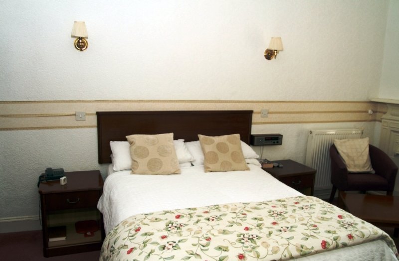 Tankerville Arms Hotel Room