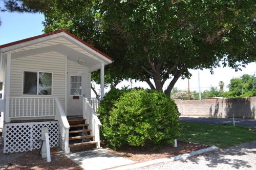 Las Vegas Camping Resort Cabin 6 