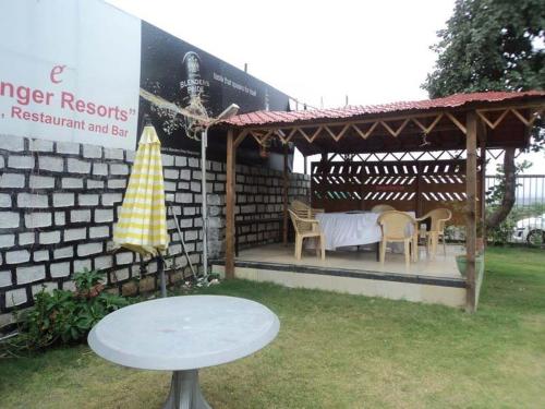 Vresorts Etranger Resort 