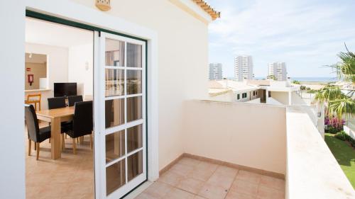 Apartamentos Quinta Da Praia (آپارتامنتوس کوینتا دا پریا) 