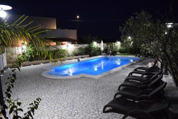 Villa B&b Antiche Macine Del Salento Pool