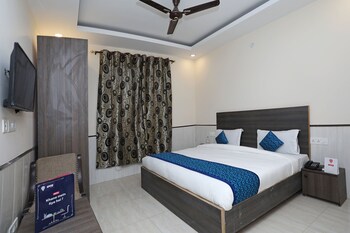 Hotel Redisston @ Noida Featured Image