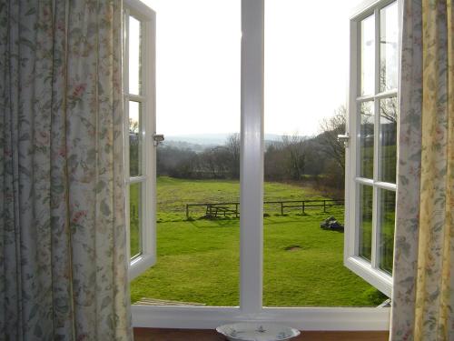 Holdstrong Farmhouse 