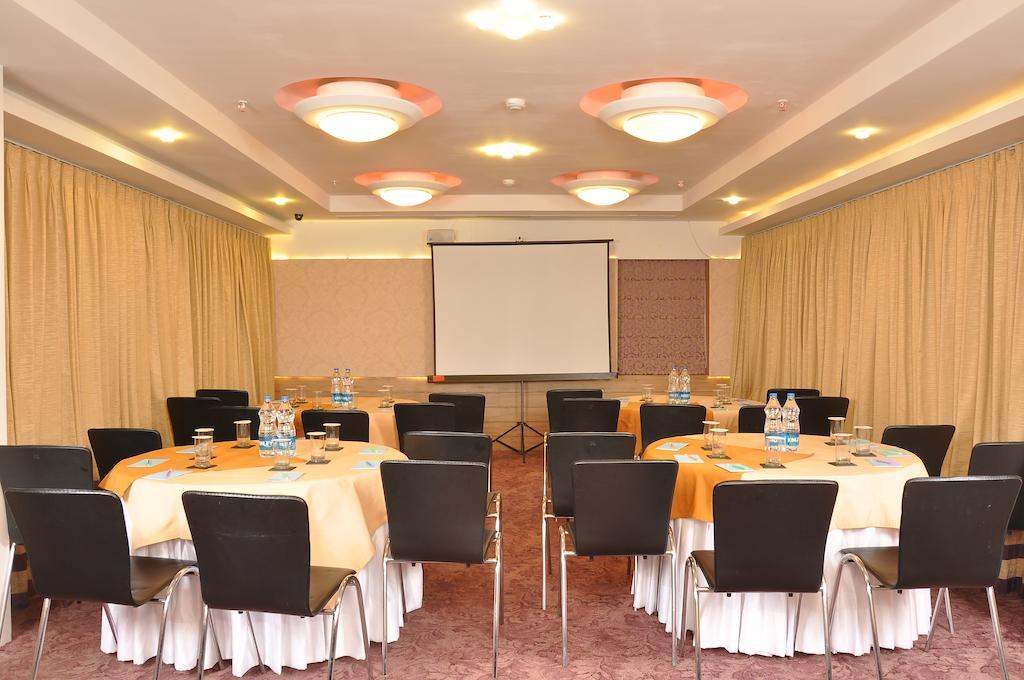 Niharika Hotel 