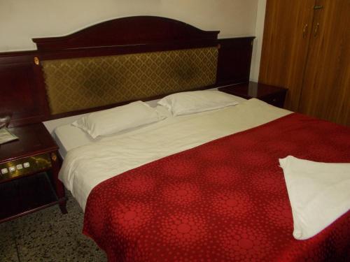 Restful Stay Near Rishikesh Railway Station 