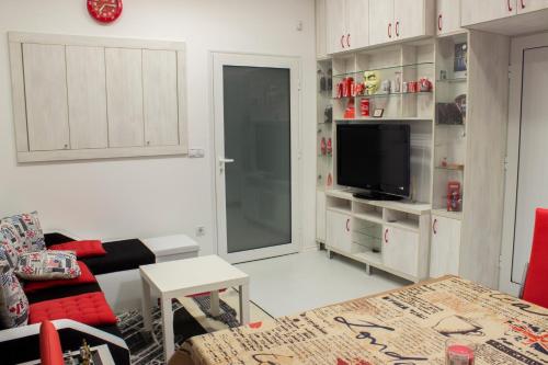 Apartment Rd 2 
