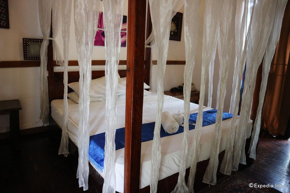 The Lotus Garden Suites 