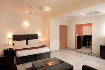 Ahuja Residency Cyber City I Guestroom