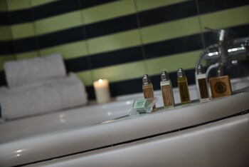 Robur Marsorum (روبور مارسوروم) Bathroom Amenities