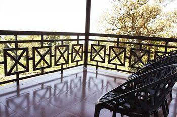 Misty Courtyard Resort Bungalow 
