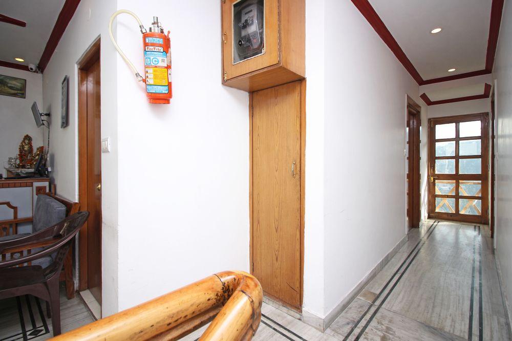 Oyo Rooms 090 Mall Road Doon View 