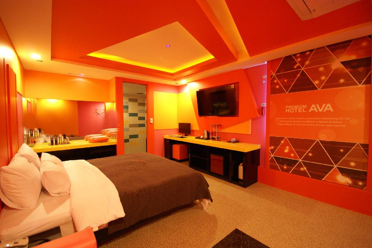 Ava Hotel Changwon (آوا هتل چانگوون) 