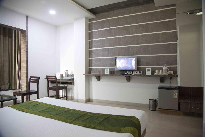 Treebo Admiral Suites Room