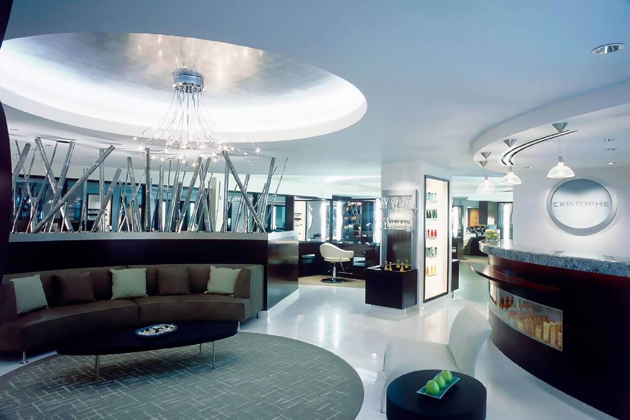 Aaa Suite At The Signature Condo Hotel 